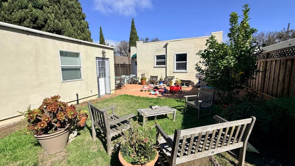 Image 3 of property listing at Address unavailable.