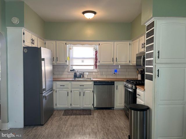 123 W MADISON AVE, Magnolia, NJ 08049