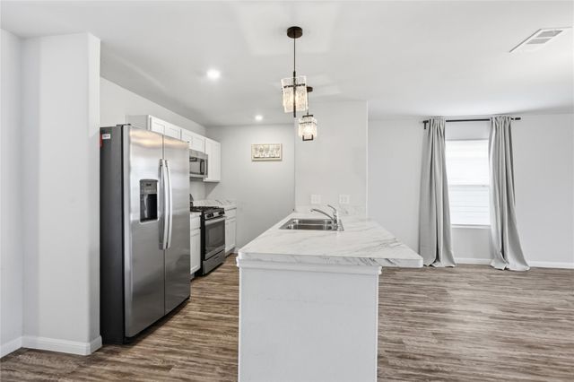 103 Road 51028, Cleveland, TX 77327