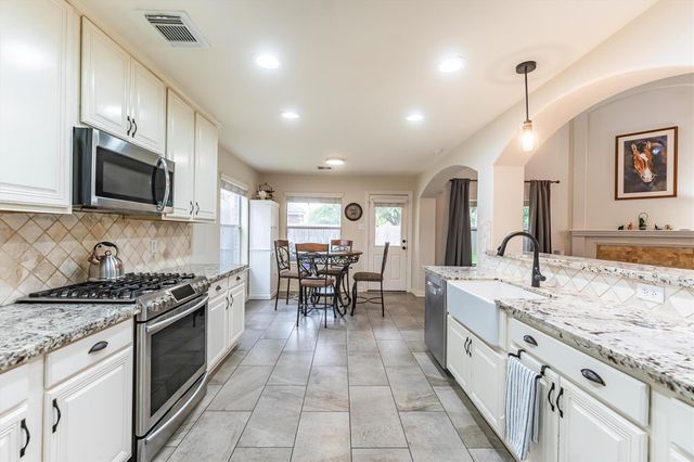 6822 Summer Bridge Lane, Spring, TX 77379