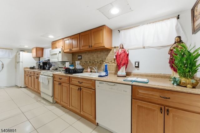 407 3Rd Ave, Newark City, NJ 07107