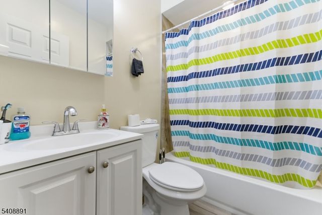 407 3Rd Ave, Newark City, NJ 07107