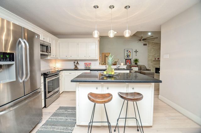 4901 E Columbary Drive, Rosenberg, TX 77471