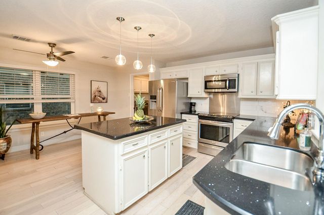 4901 E Columbary Drive, Rosenberg, TX 77471