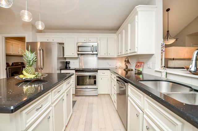 4901 E Columbary Drive, Rosenberg, TX 77471