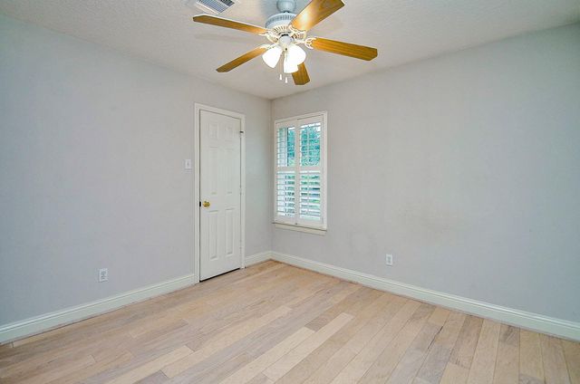 4901 E Columbary Drive, Rosenberg, TX 77471