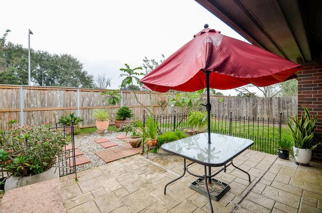 4901 E Columbary Drive, Rosenberg, TX 77471