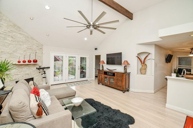 4901 E Columbary Drive, Rosenberg, TX 77471