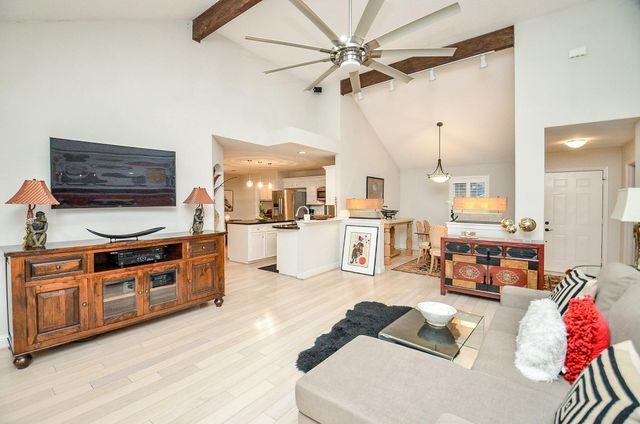 4901 E Columbary Drive, Rosenberg, TX 77471