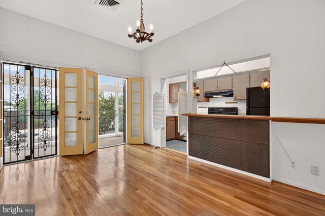 312 D ST NE, Washington, DC 20002