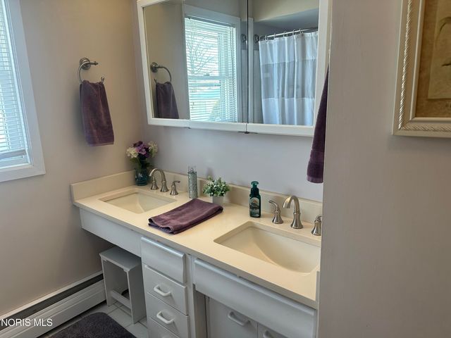 5930 N River Road, Waterville, OH 43566