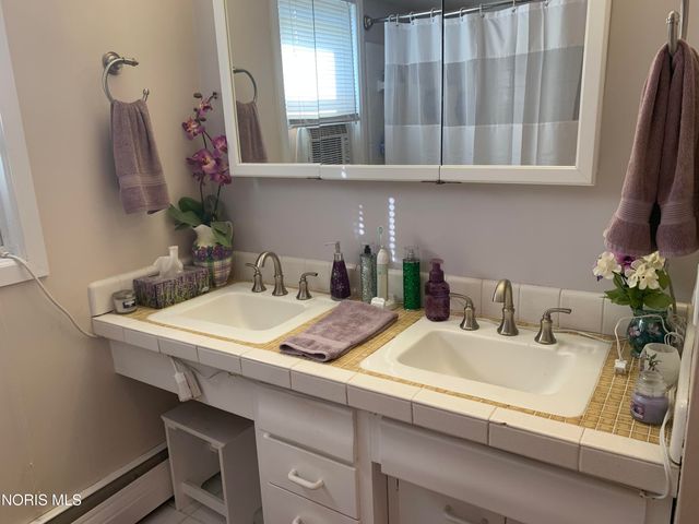 5930 N River Road, Waterville, OH 43566