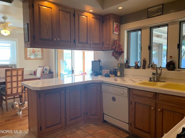 5930 N River Road, Waterville, OH 43566