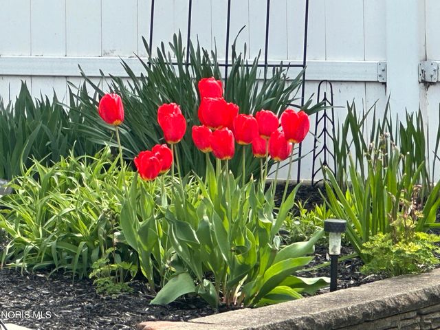 5930 N River Road, Waterville, OH 43566