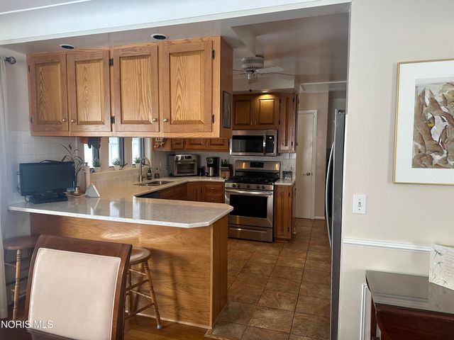 5930 N River Road, Waterville, OH 43566