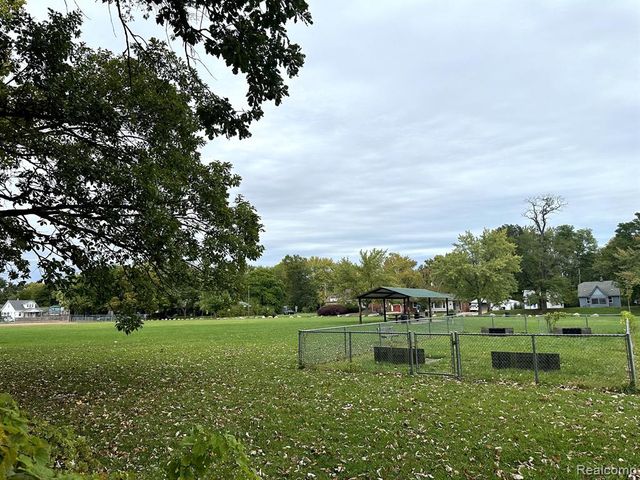 3950 Cadieux Road, Detroit, MI 48224