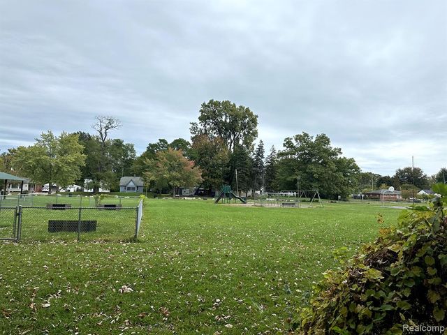 3950 Cadieux Road, Detroit, MI 48224