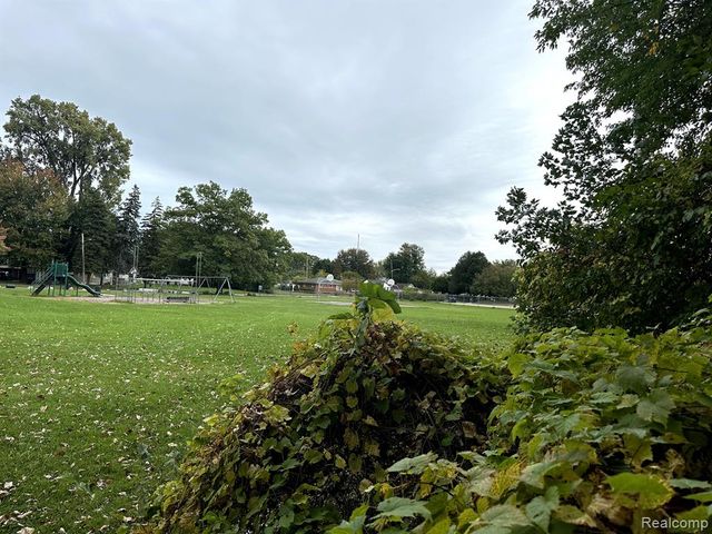 3950 Cadieux Road, Detroit, MI 48224