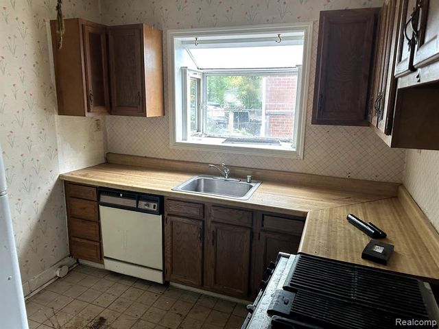 3950 Cadieux Road, Detroit, MI 48224