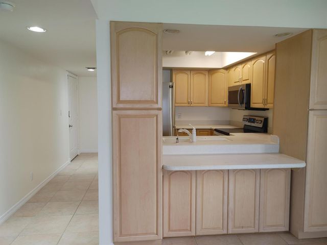 801 SE Central Parkway 7, Stuart, FL 34994