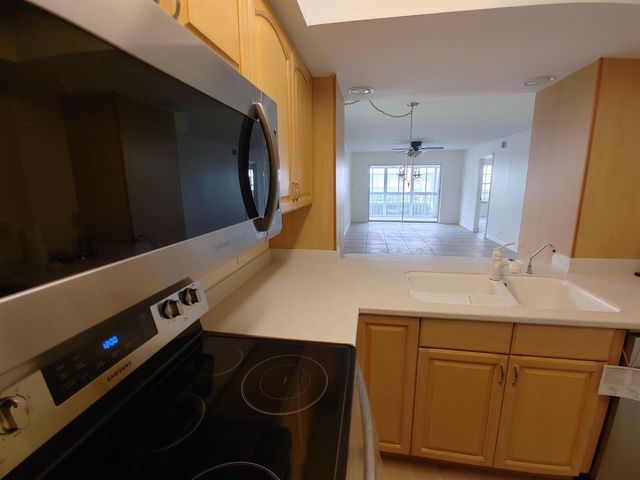801 SE Central Parkway 7, Stuart, FL 34994