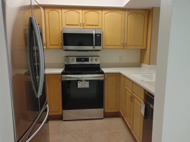 801 SE Central Parkway 7, Stuart, FL 34994