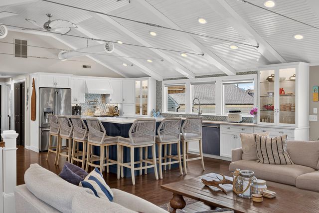 33 Harbor View Road, Harwich Port, MA 02646