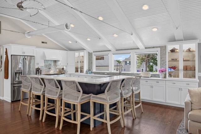 33 Harbor View Road, Harwich Port, MA 02646