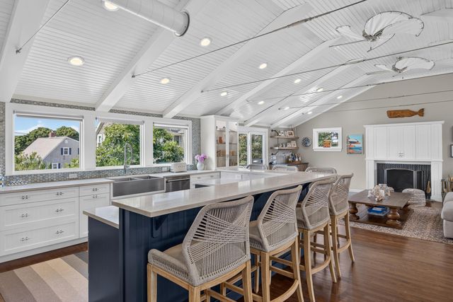 33 Harbor View Road, Harwich Port, MA 02646