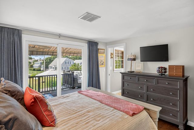 33 Harbor View Road, Harwich Port, MA 02646