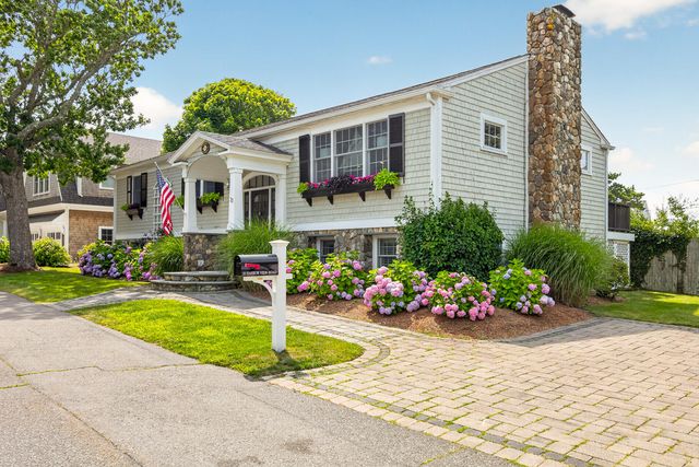 33 Harbor View Road, Harwich Port, MA 02646