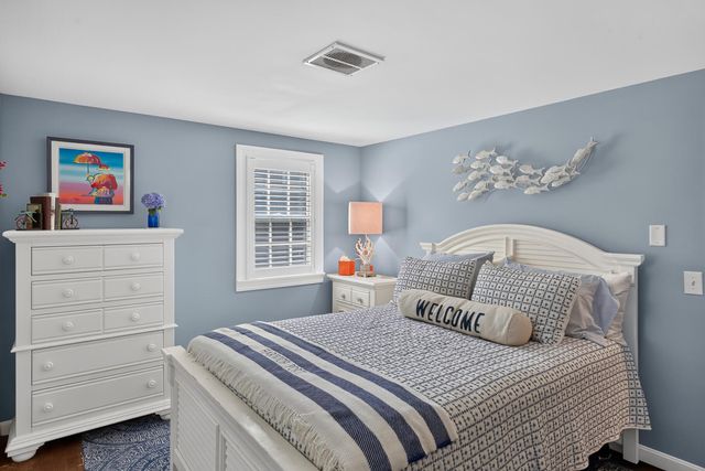 33 Harbor View Road, Harwich Port, MA 02646