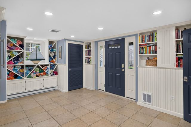 33 Harbor View Road, Harwich Port, MA 02646