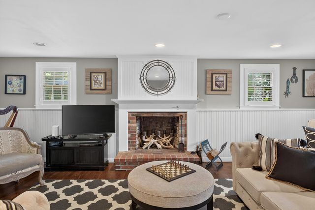 33 Harbor View Road, Harwich Port, MA 02646