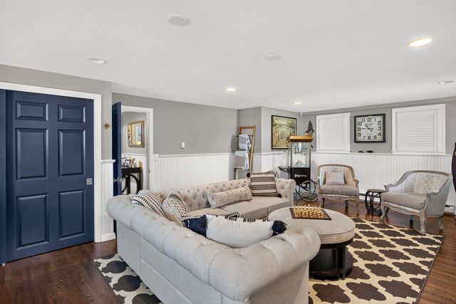 33 Harbor View Road, Harwich Port, MA 02646