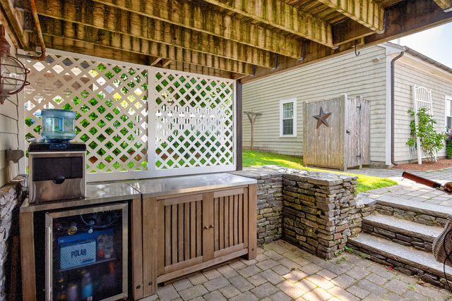 33 Harbor View Road, Harwich Port, MA 02646