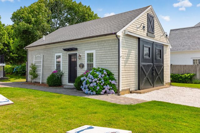 33 Harbor View Road, Harwich Port, MA 02646