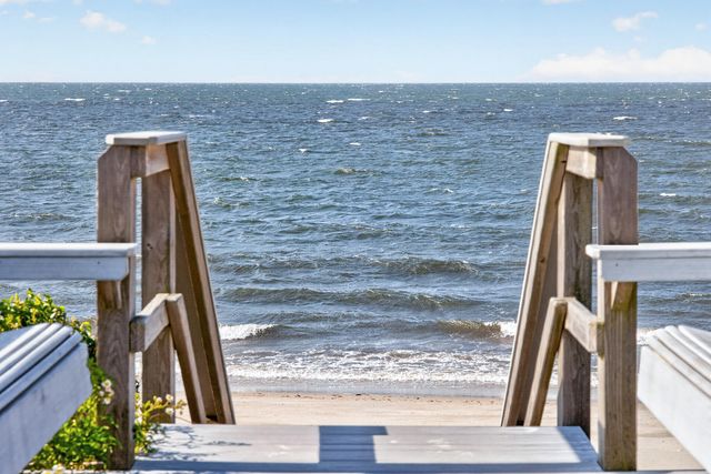 33 Harbor View Road, Harwich Port, MA 02646