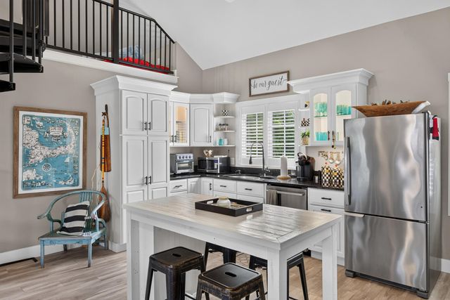 33 Harbor View Road, Harwich Port, MA 02646