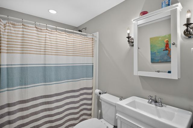 33 Harbor View Road, Harwich Port, MA 02646