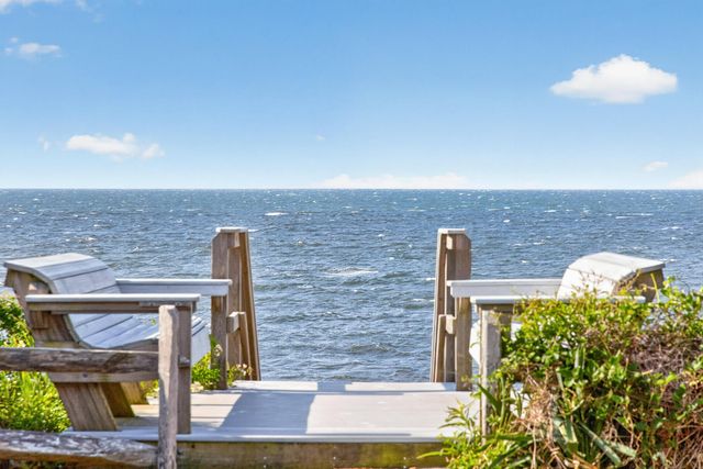 33 Harbor View Road, Harwich Port, MA 02646