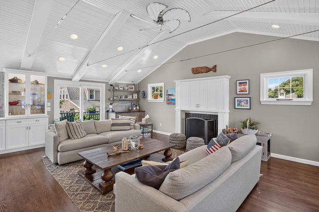 33 Harbor View Road, Harwich Port, MA 02646