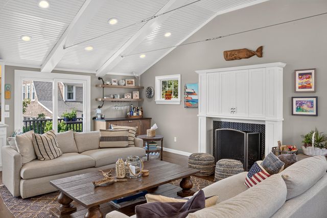 33 Harbor View Road, Harwich Port, MA 02646