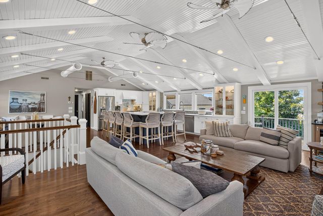 33 Harbor View Road, Harwich Port, MA 02646