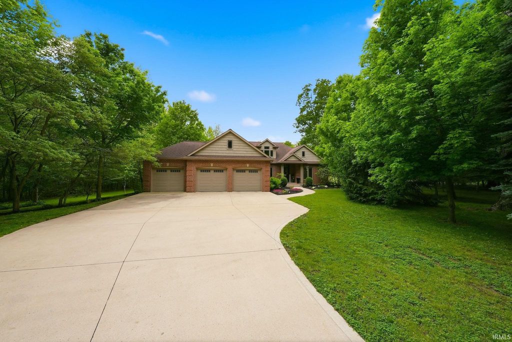 8630 N 000th Road, Decatur, IN 46733