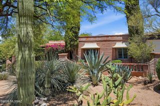 2701 E Avenida De Posada, Tucson, AZ 85718