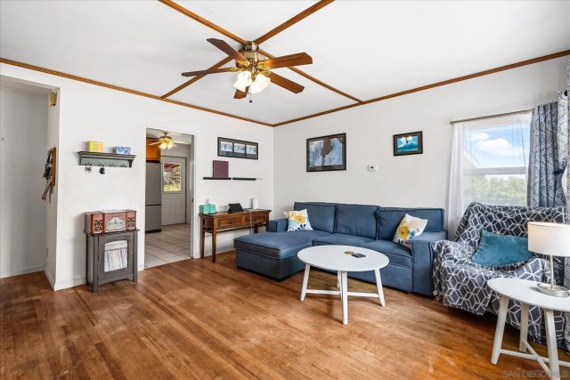 10051 Casa De Oro Blvd, Spring Valley, CA 91977