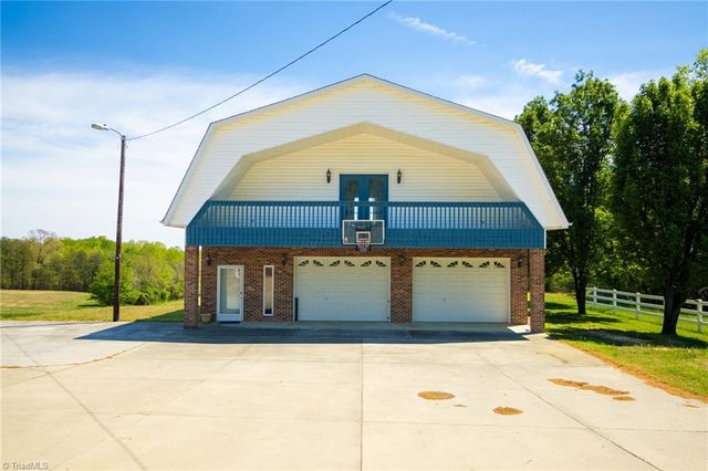 1110 Coon Road, Pinnacle, NC 27043