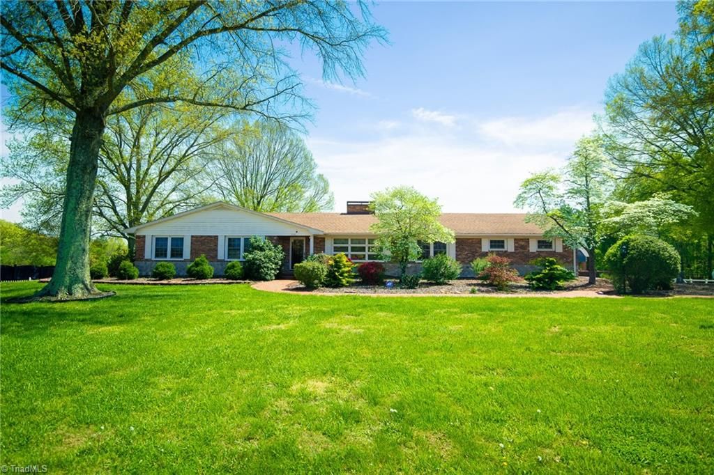 1110 Coon Road, Pinnacle, NC 27043