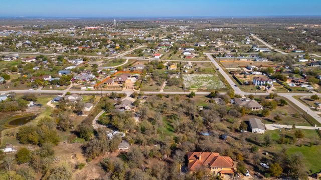 185 Monterrey Hills DR, Del Valle, TX 78617